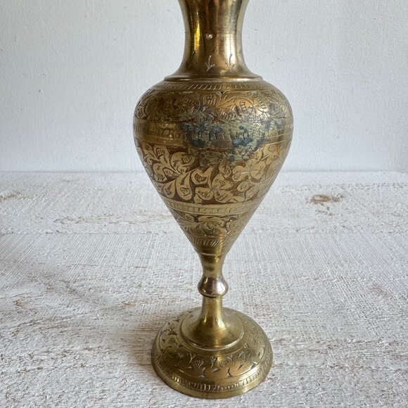 Vintage Brass Vase with Decorative Detailing - Made in India - Picture 3 of 8